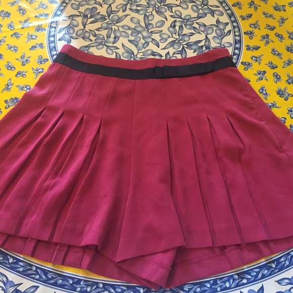 Raspberry Tap Shorts - Picture 1 of 8